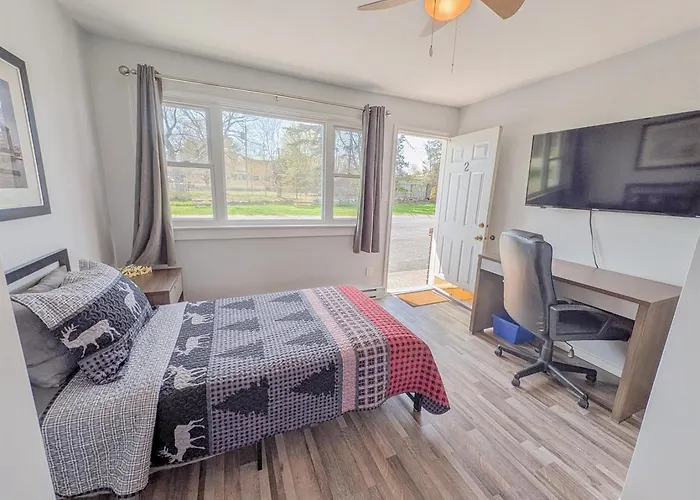 Siesta Roadside Inn & Suites Kingston