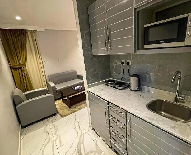 Continental Hotel & Suite
