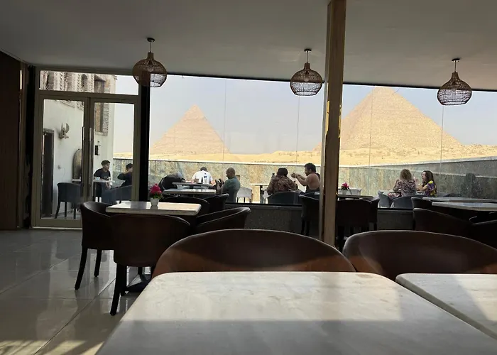 Comfort Pyramids Inn