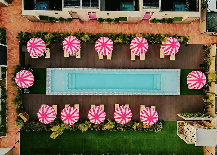 Privada Stays - Private Pools & Colorful-Chic Boutique Hotel