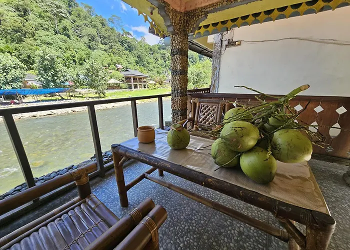 Sumatra Inn & Travel