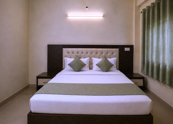 Hotel Galaxia Inn Near PEC College
