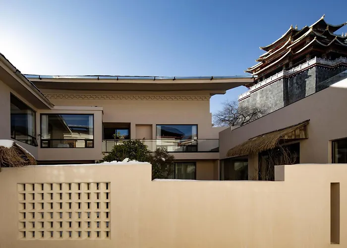 Shangri-La Designer Homestay Without Summer