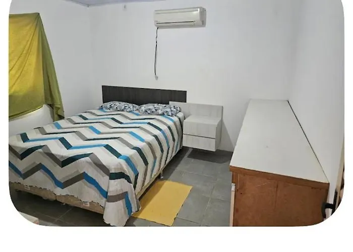 Kitnete 1 quarto prox UFMT para 2 ou mais pessoas