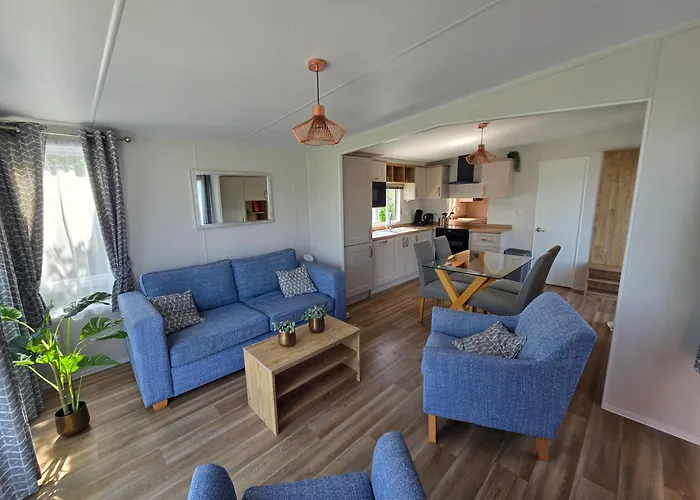 Modernes Chalet mit Seeblick am Lauwersmeer