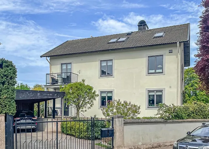 Cozy Apartment In Varberg With Wifi