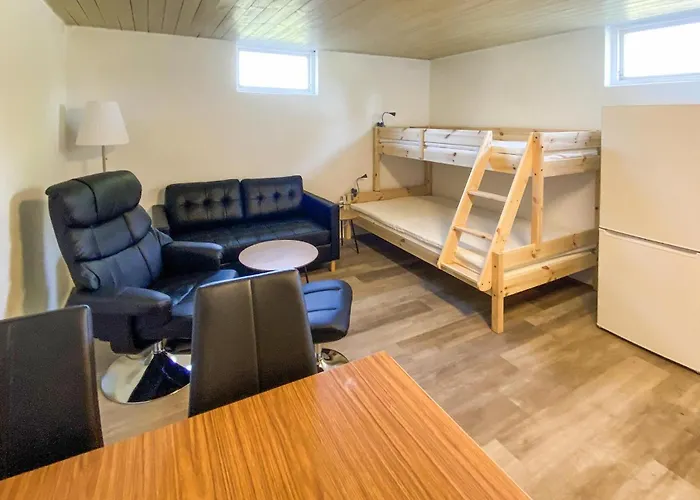 3 Bedroom Nice Apartment In Borgholm