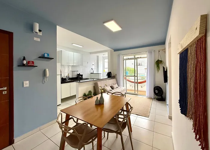 Apartamento central com suíte e 3 Smart TVs 43 pol - UFV a 1 km