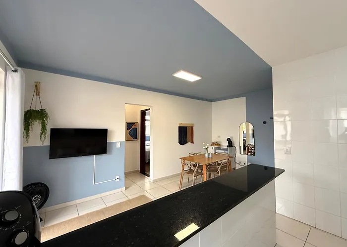 Apartamento central com suíte e 3 Smart TVs 43 pol - UFV a 1 km