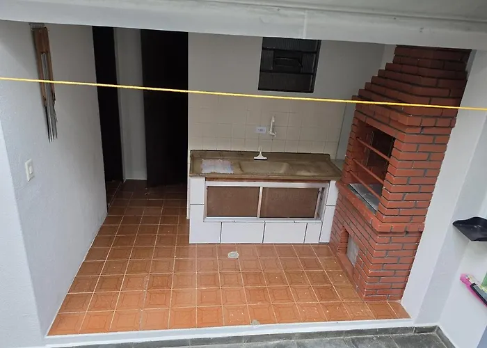 Apartamento 2 qtos Estacionamento Praia central