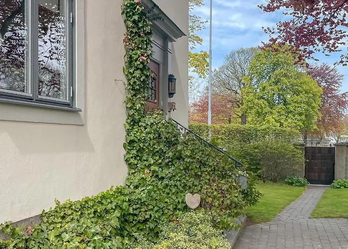 Cozy Apartment In Varberg With Wifi