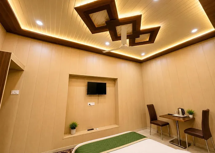 Hotel Varanasi Dv - Near Shree Kashi Vishwanath Temple