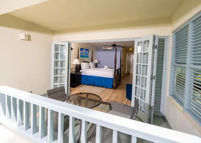 Savannah Beach Club Hotel