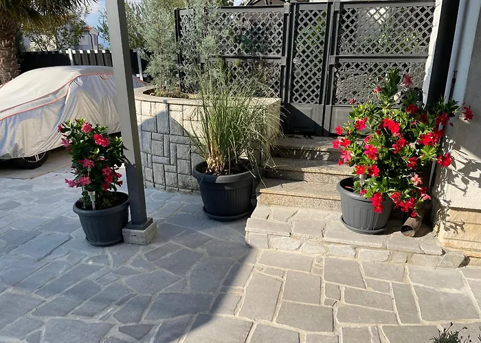 Casa Estancia Studio Apartment