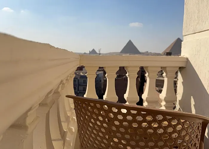 Aura Grand Pyramids View Inn