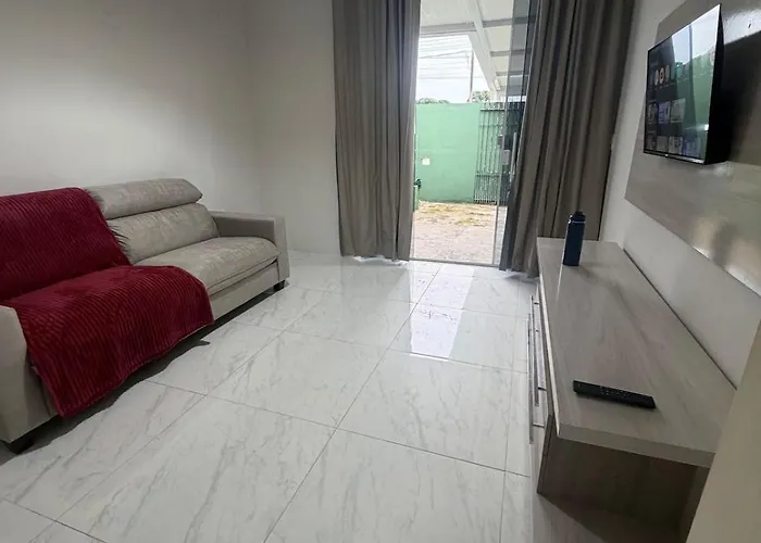 Casa Inteira com Fogão a Lenha e Garagem