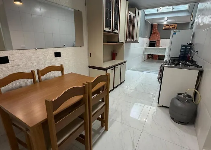 Casa Inteira com Fogão a Lenha e Garagem
