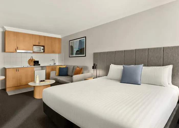 Oaks Perth Hotel
