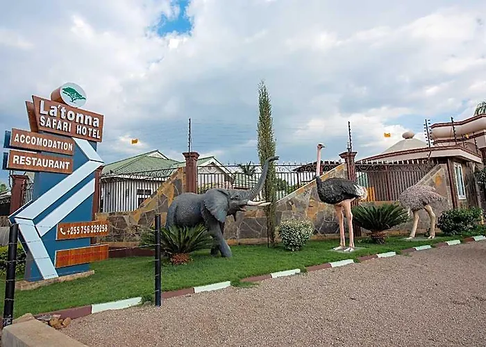 La'Tonna Safari Hotel