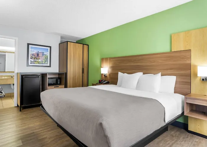 Quality Inn & Suites Greenville - Haywood Mall