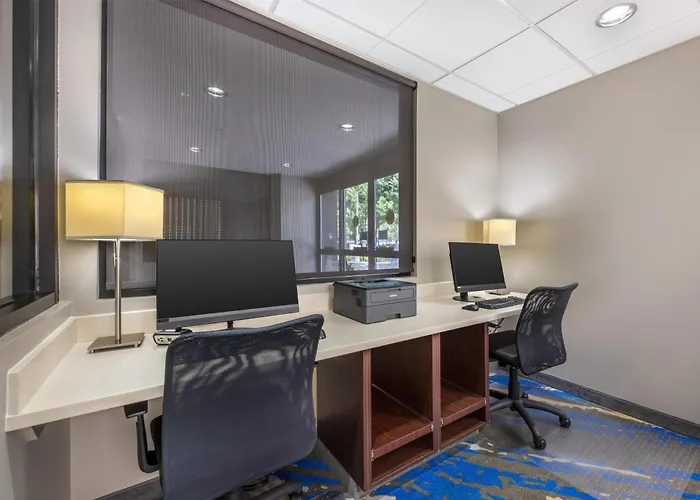 Best Western Plus Portland Airport Hotel & Suites