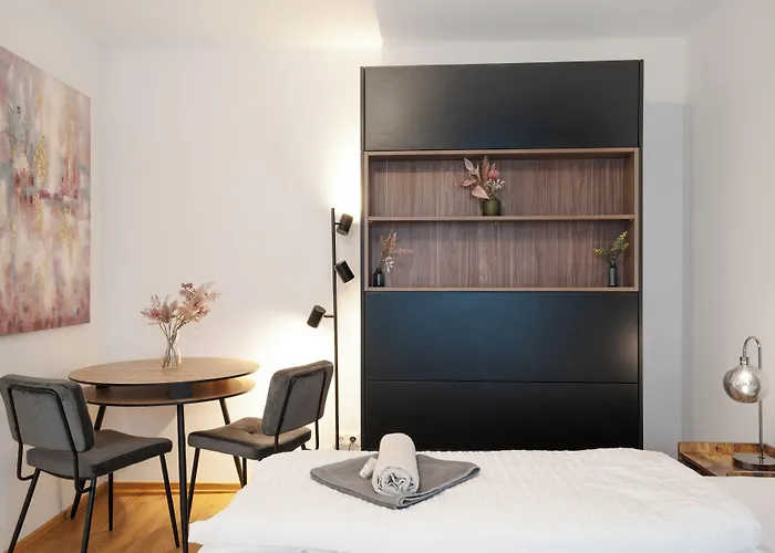 Easy-Flat Hauptplatz - City Center Apartments With A Kitchen