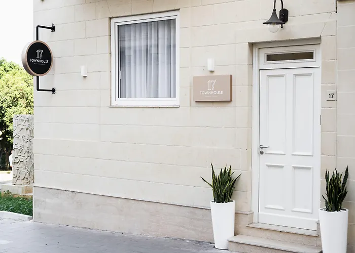 Townhouse17 Boutique Bed & Breakfast