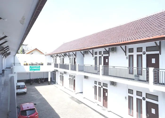 Oyo Life 92886 Rumah Nyaman Radhika 2 Syariah
