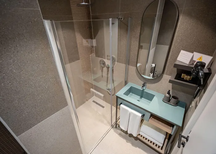 Oli Hotel And Suites