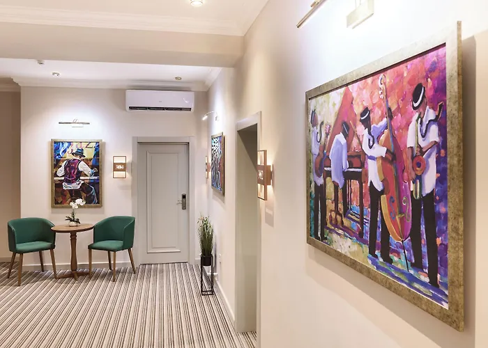 Maestro Address Hotel