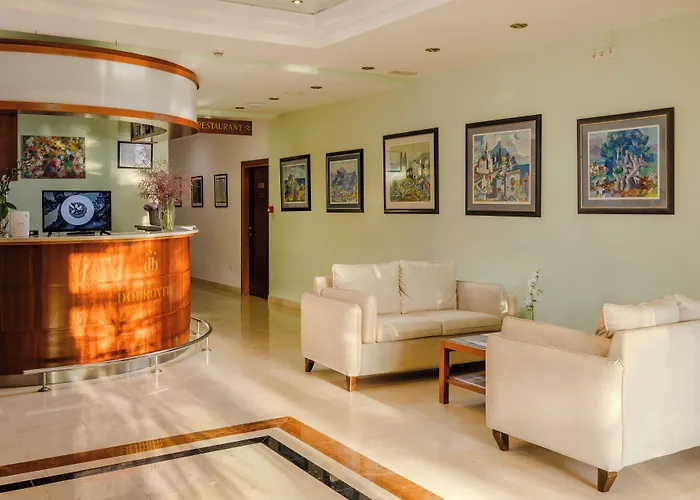 Hotel Dobrovit