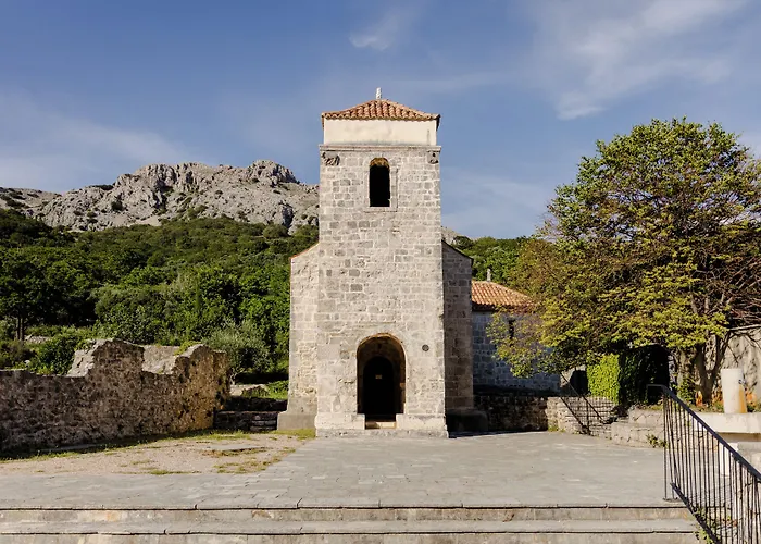 Hotel Dobrovit