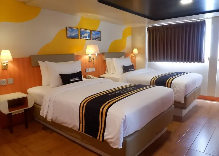 Doulos Phos The Ship Hotel