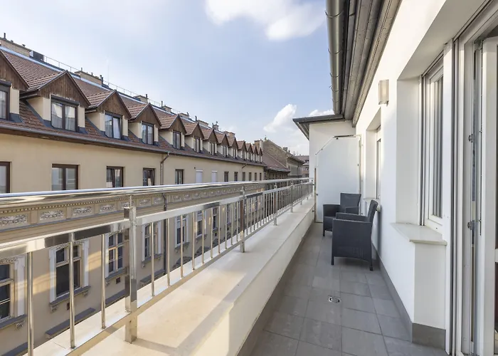Silver Crown Hotel & Residence, Palace Quarter