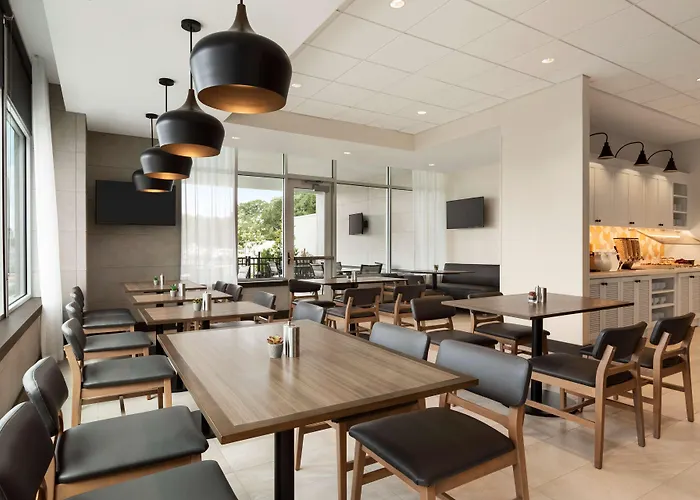 Hyatt Place Virginia Beach Town Center
