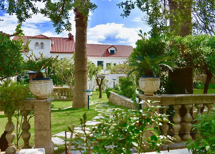 Villa Giardino Heritage Boutique Hotel Bol