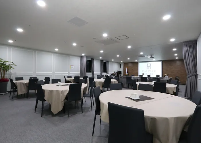 Cm Park Hotel