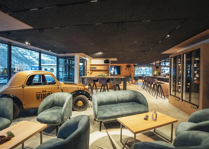 Hotel Porta Cervino - Parking & Dining