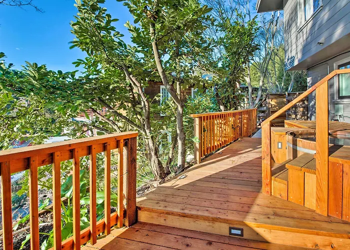 Walk To Keller Beach: Waterfront Studio W/ Hot Tub