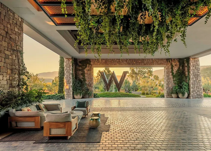 W Costa Navarino (Adults Only)