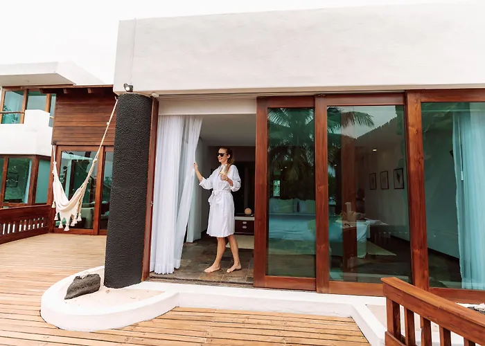 Villa Escalesia Galápagos Waterfront Hotel