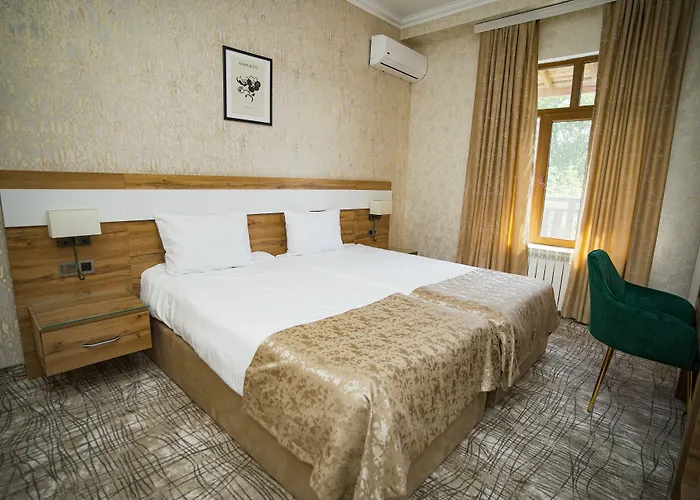 Lakeside Hotel & Spa