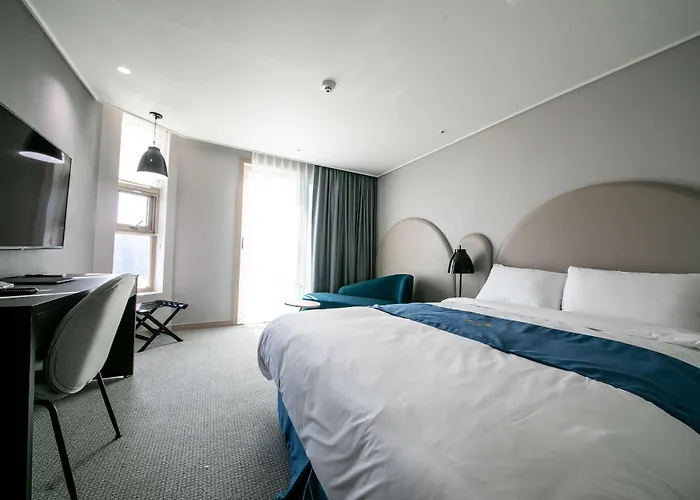 Golden Tulip Essential Namgang