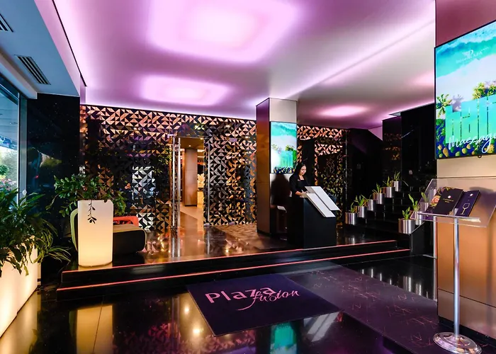 Plaza V Hotel