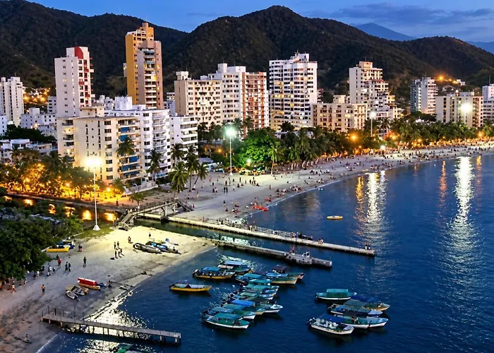 Apartamento En El Rodadero, Confortable Y Amplio, Con Vista Al Mar, A 80Mt De La Playa, Delamar Apartmet