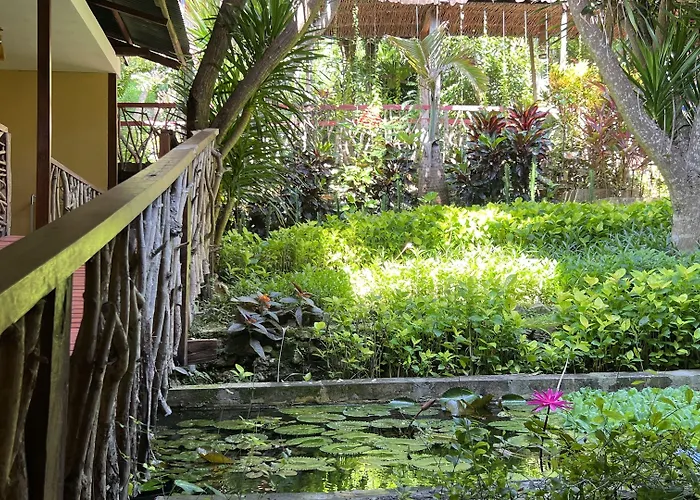 Centro Bajo Hotel & Resto