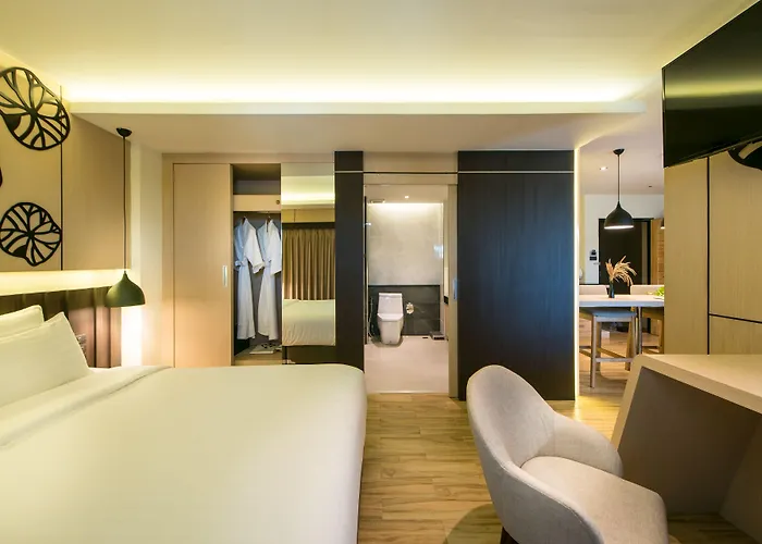 Nadee 10 Resort & Hotel