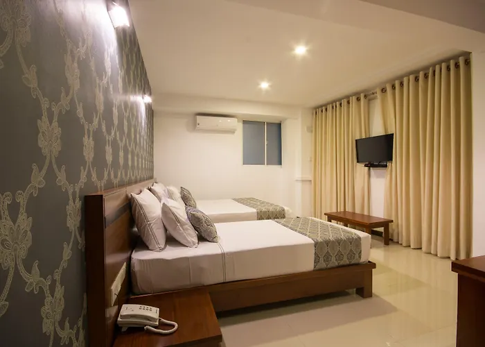 Ceyloni City Hotel