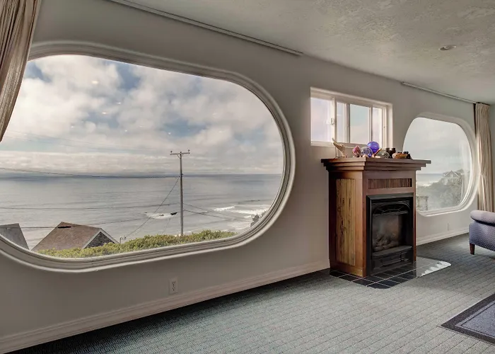 Ester Lee Oceanview Inn