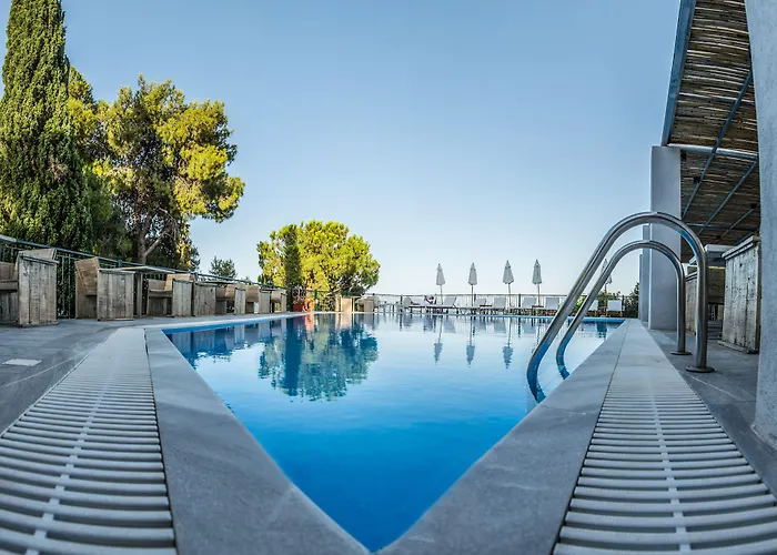 Aliki Hotel Nikiana